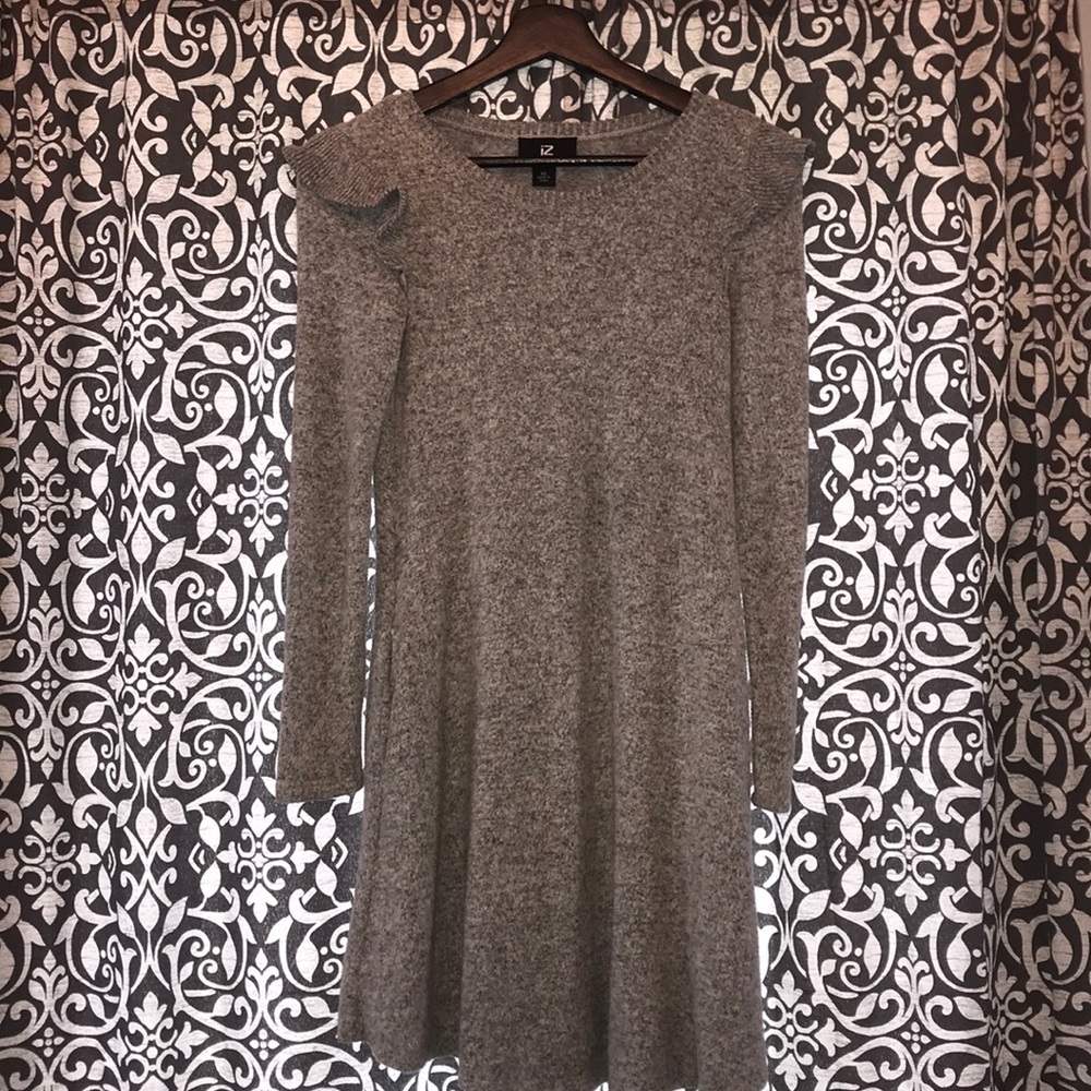 Flow he gray dress with long sleeves